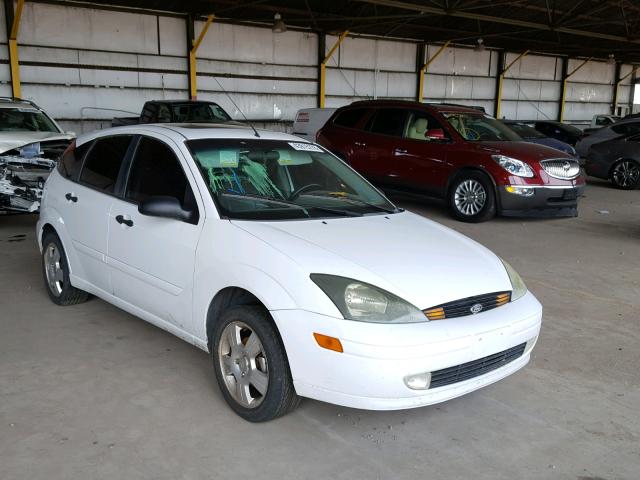 3FAFP37Z83R178762 - 2003 FORD FOCUS ZX5 WHITE photo 1