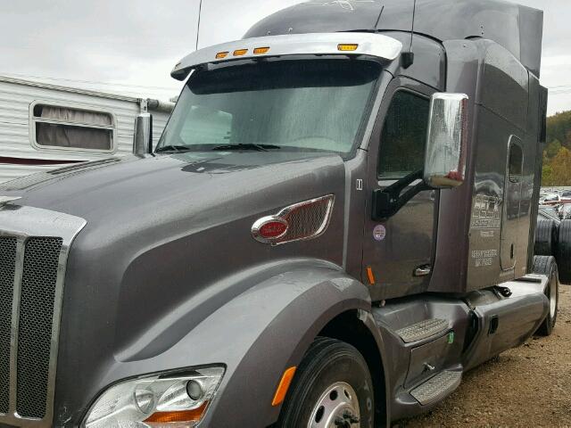 1XPBDP9X0GD348999 - 2016 PETERBILT 579 GRAY photo 2