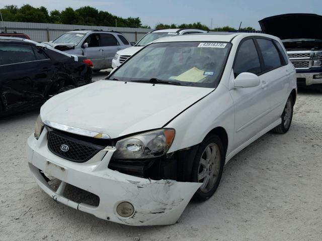 KNAFE161855106897 - 2005 KIA SPECTRA5 WHITE photo 2