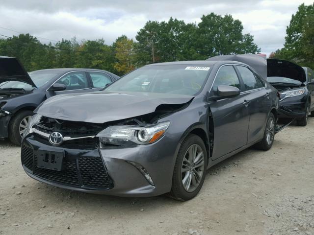 4T1BF1FK2GU535819 - 2016 TOYOTA CAMRY LE GRAY photo 2