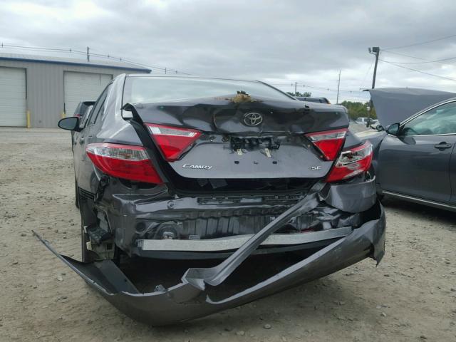 4T1BF1FK2GU535819 - 2016 TOYOTA CAMRY LE GRAY photo 9