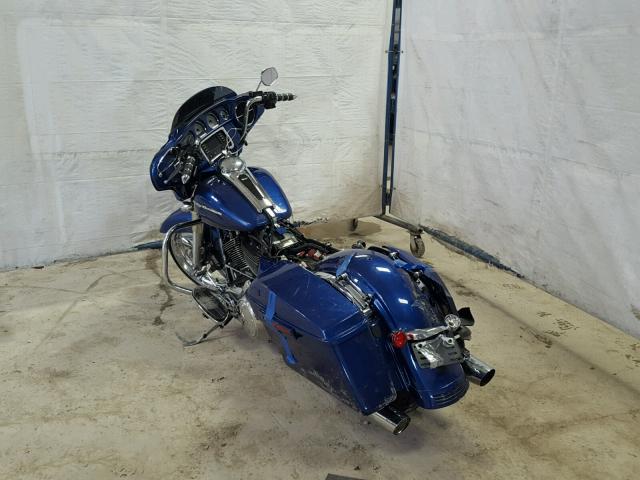 1HD1KBM19FB636845 - 2015 HARLEY-DAVIDSON FLHX STREE BLUE photo 3