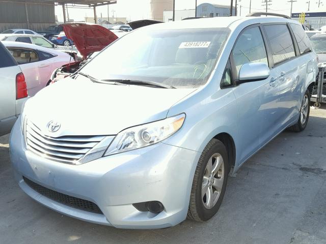 5TDKK3DC3GS747690 - 2016 TOYOTA SIENNA BLUE photo 2