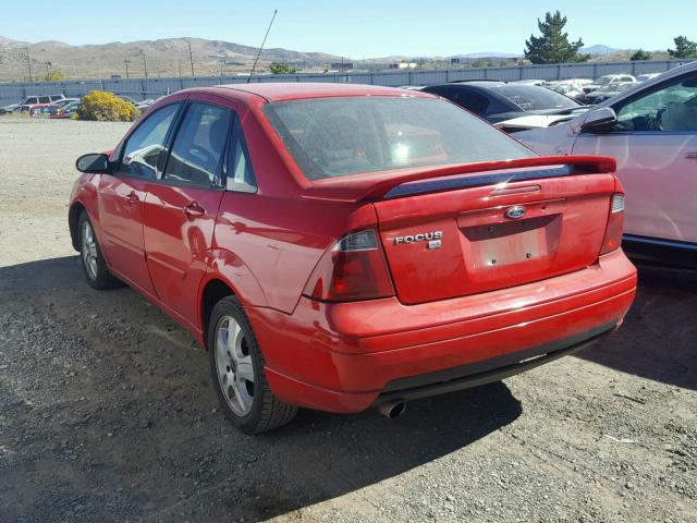 1FAFP38Z77W364777 - 2007 FORD FOCUS RED photo 3