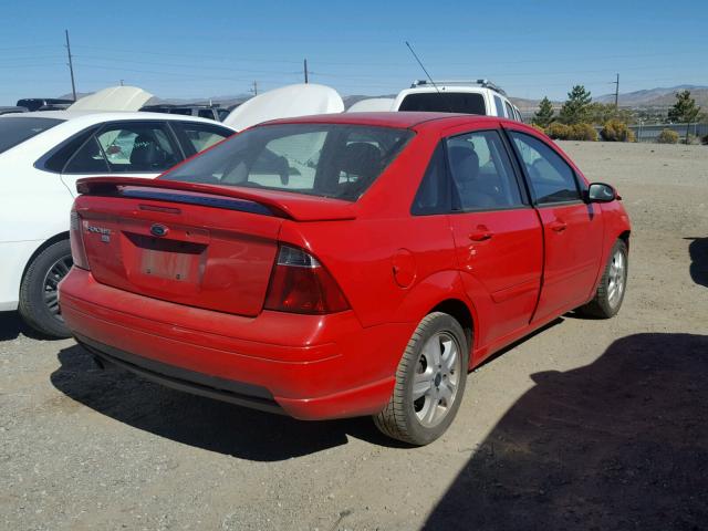 1FAFP38Z77W364777 - 2007 FORD FOCUS RED photo 4