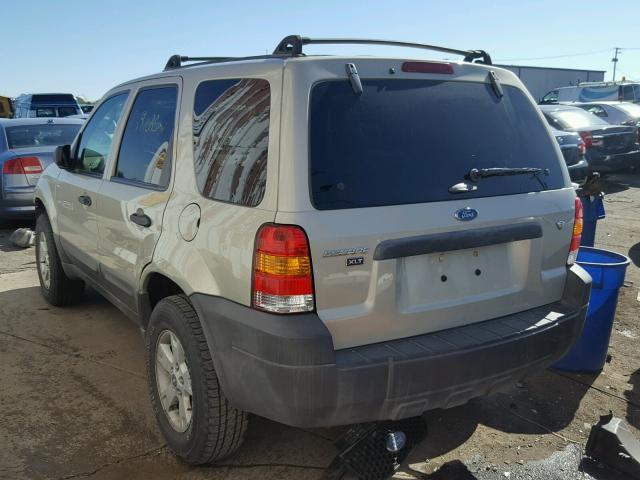 1FMYU93165KE47777 - 2005 FORD ESCAPE XLT TAN photo 3