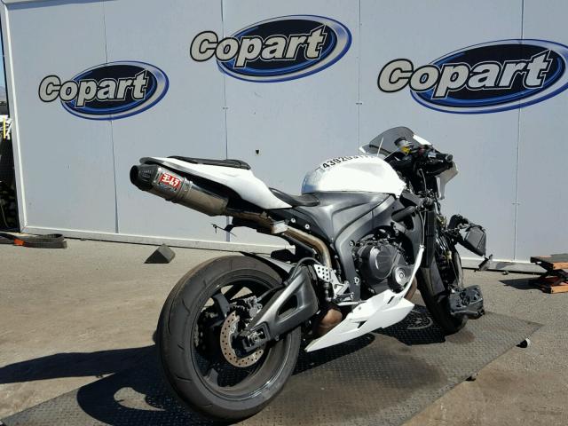 JH2PC40408M102068 - 2008 HONDA CBR600 RR WHITE photo 4