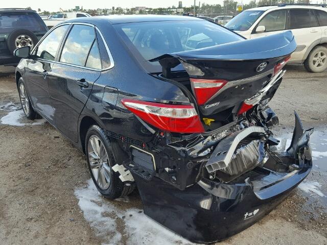 4T1BF1FK3HU811653 - 2017 TOYOTA CAMRY LE შავი ფოტო 3