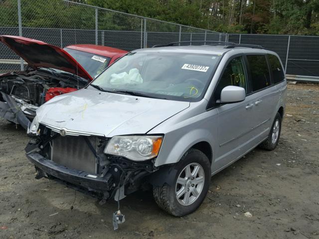 2A4RR5D17AR307096 - 2010 CHRYSLER TOWN & COU 银色 照片 2