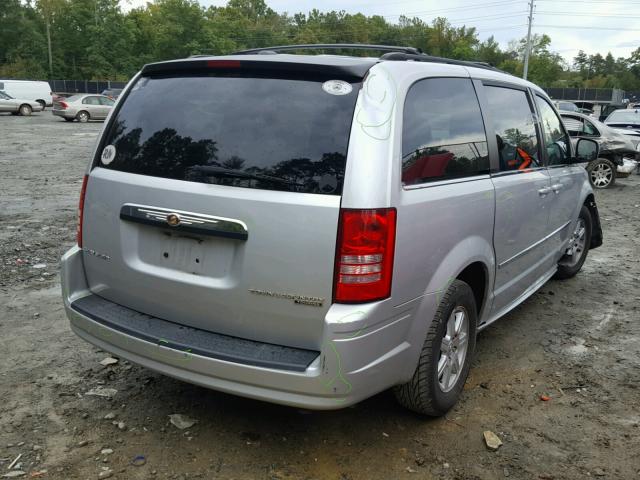 2A4RR5D17AR307096 - 2010 CHRYSLER TOWN & COU SILVER photo 4