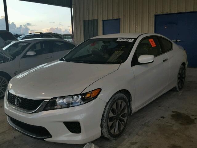 1HGCT1B37EA013560 - 2014 HONDA ACCORD WHITE photo 2