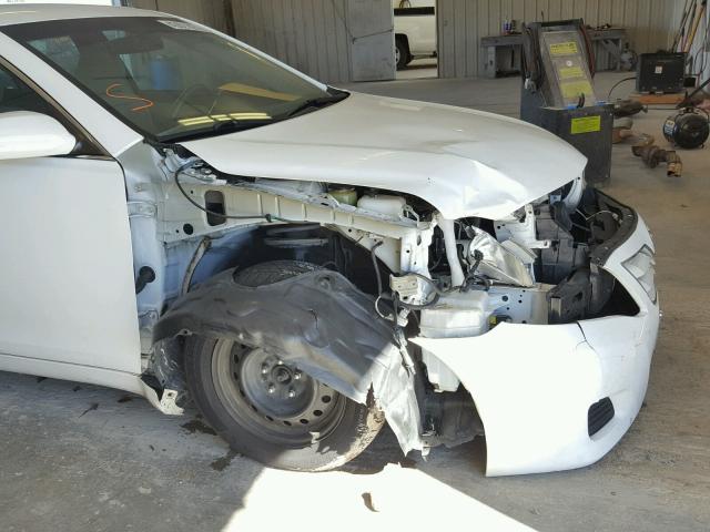 4T1BF3EK6AU577656 - 2010 TOYOTA CAMRY BASE WHITE photo 9