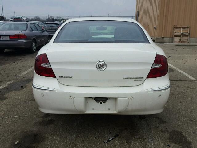 2G4WD532851329237 - 2005 BUICK LACROSSE C WHITE photo 10