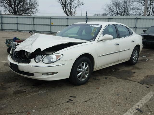 2G4WD532851329237 - 2005 BUICK LACROSSE C WHITE photo 2