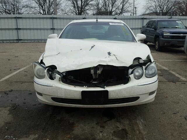 2G4WD532851329237 - 2005 BUICK LACROSSE C WHITE photo 9