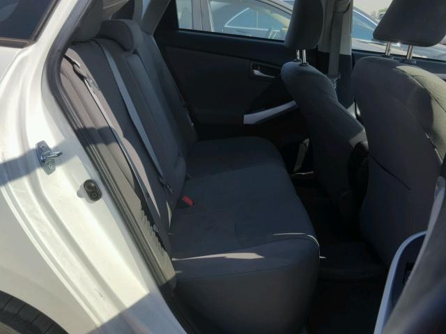 JTDKN3DU4D5698582 - 2013 TOYOTA PRIUS WHITE photo 6