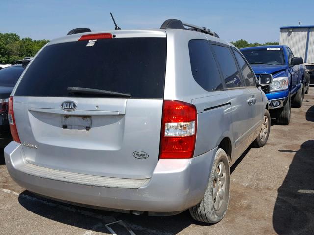 KNDMB133086264464 - 2008 KIA SEDONA SILVER photo 4