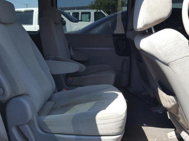 KNDMB133086264464 - 2008 KIA SEDONA SILVER photo 6