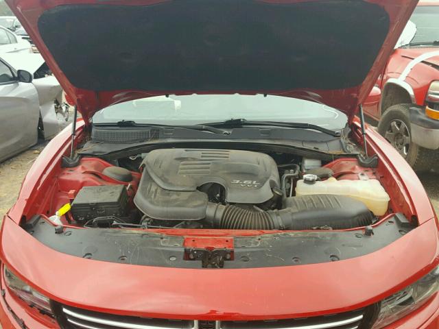 2C3CDXBGXFH754231 - 2015 DODGE CHARGER SE RED photo 7