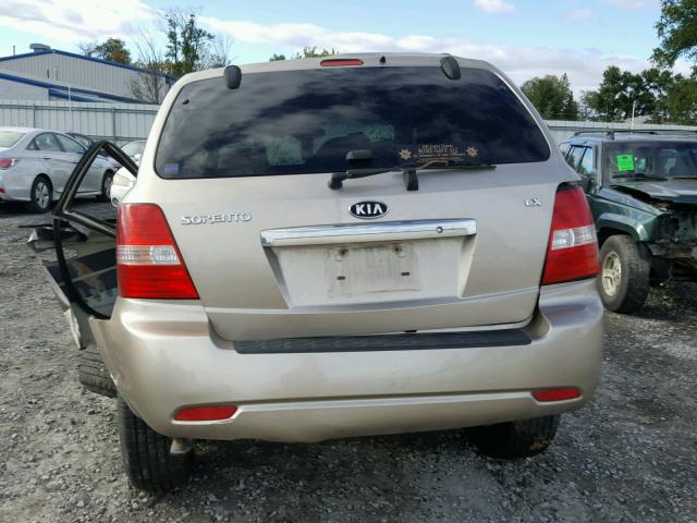 KNDJC735185828889 - 2008 KIA SORENTO EX GOLD photo 10