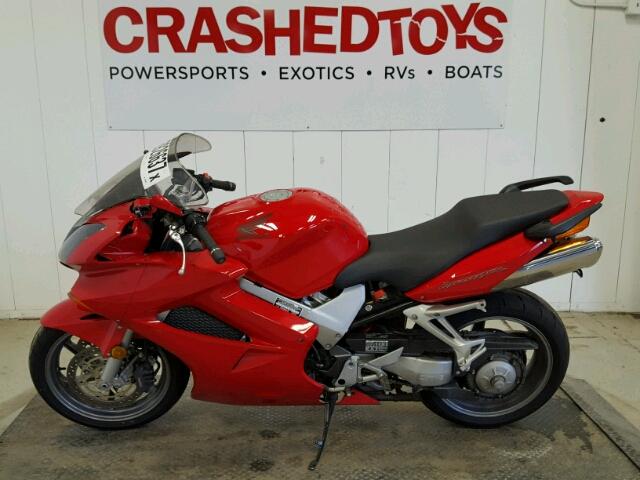 JH2RC46154M601027 - 2004 HONDA VFR800 RED photo 3