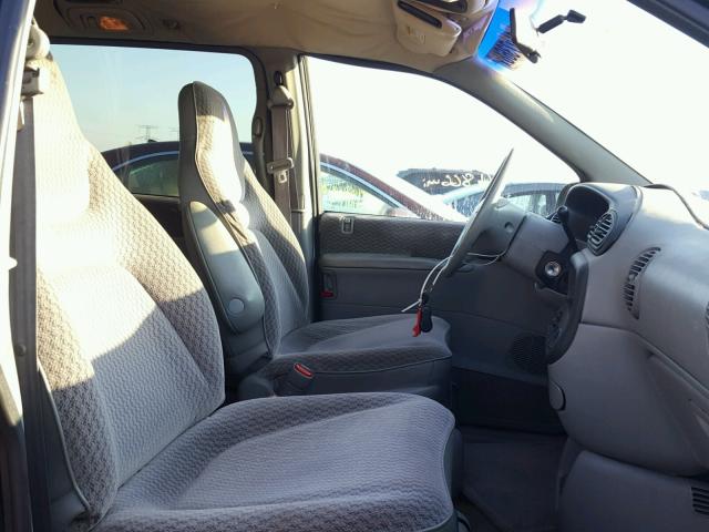 1C4GJ44G2YB729322 - 2000 CHRYSLER GRAND VOYA GREEN photo 5