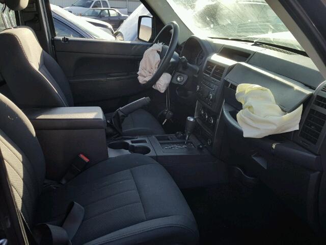 1J4PN2GK9BW572231 - 2011 JEEP LIBERTY SP GRAY photo 5