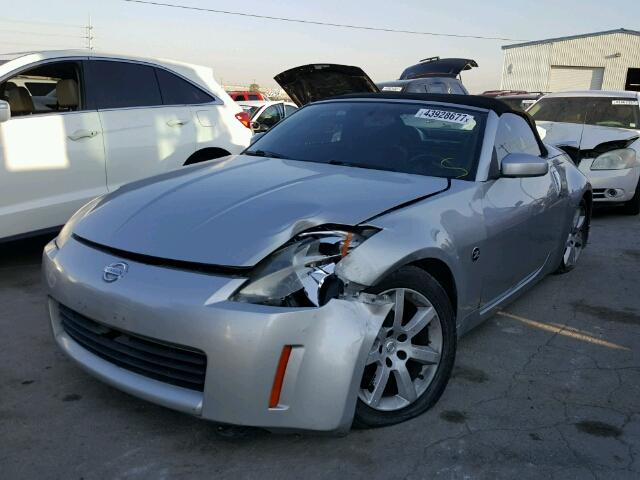 JN1AZ36D85M700700 - 2005 NISSAN 350Z ROADS SILVER photo 2