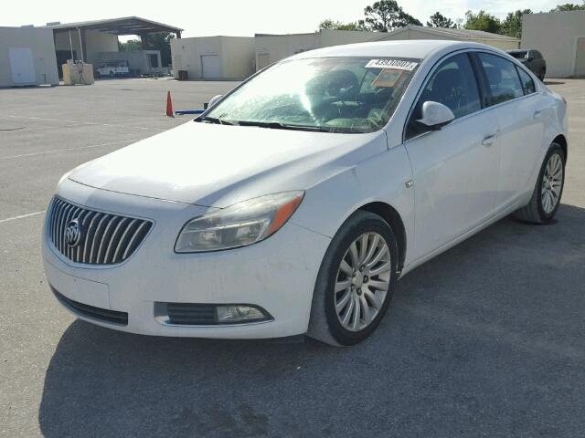 W04GN5EC0B1103782 - 2011 BUICK REGAL CXL WHITE photo 2