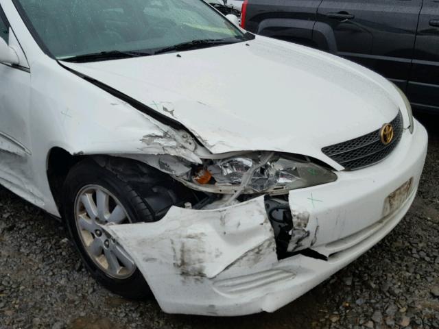 4T1BE32K82U059072 - 2002 TOYOTA CAMRY LE WHITE photo 9