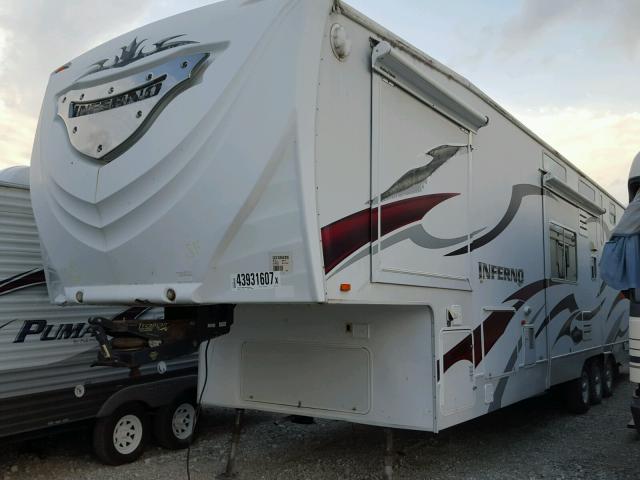 4EZFH403885027738 - 2008 TRAIL KING INFERNO WHITE photo 2