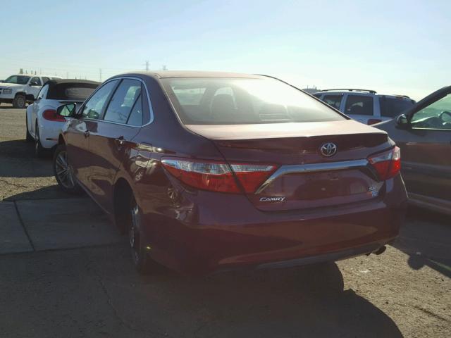 4T1BF1FK5GU562173 - 2016 TOYOTA CAMRY LE RED photo 3