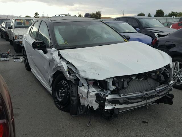 4T1BZ1HK6JU008880 - 2018 TOYOTA CAMRY XSE BLACK photo 1