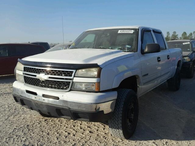 1GCGC13UX6F106875 - 2006 CHEVROLET SILVERADO WHITE photo 1