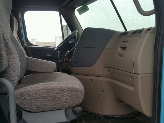 1FUJGLBG9CSBC0696 - 2012 FREIGHTLINER CASCADIA 1 BLUE photo 5