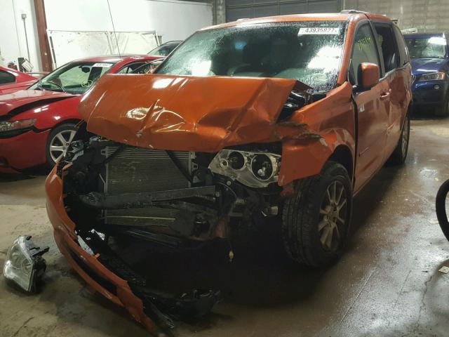 2D4RN7DG6BR697484 - 2011 DODGE GRAND CARA ORANGE photo 2