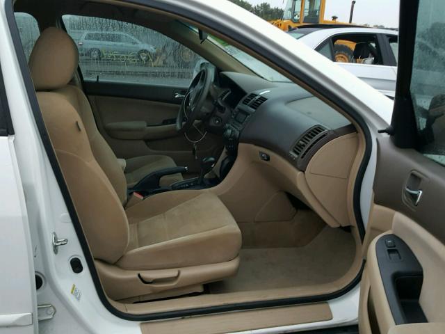 1HGCM56107A071364 - 2007 HONDA ACCORD VAL WHITE photo 5