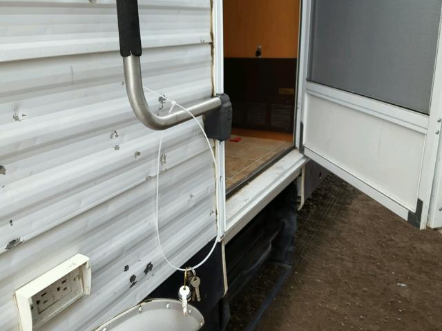 47CTD4N285G517983 - 2005 DTCH TRAILER WHITE photo 5