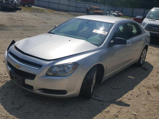 1G1ZB5EB5AF196212 - 2010 CHEVROLET MALIBU LS ვერცხლისფერი ფოტო 2