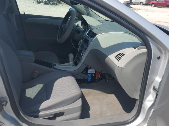 1G1ZB5EB5AF196212 - 2010 CHEVROLET MALIBU LS ვერცხლისფერი ფოტო 5