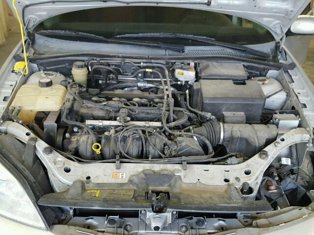 1FAFP38Z05W172212 - 2005 FORD FOCUS SILVER photo 7