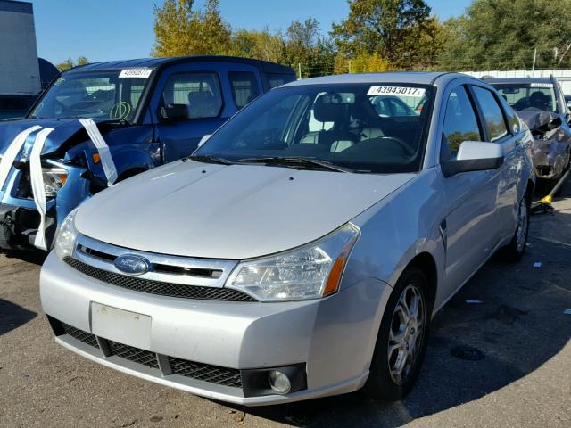 1FAHP35N48W272070 - 2008 FORD FOCUS GRAY photo 2