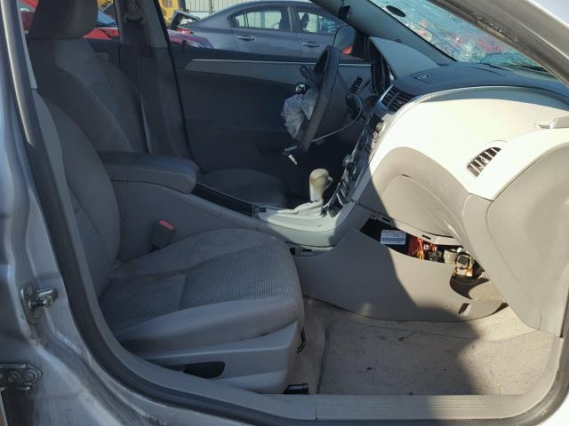 1G1ZB5E18BF361744 - 2011 CHEVROLET MALIBU LS ვერცხლისფერი ფოტო 5