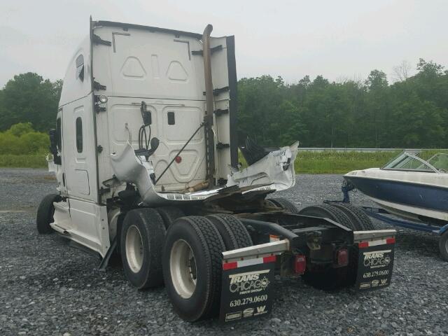 3AKJGLD59FSGH2312 - 2015 FREIGHTLINER CASCADIA 1 WHITE photo 3