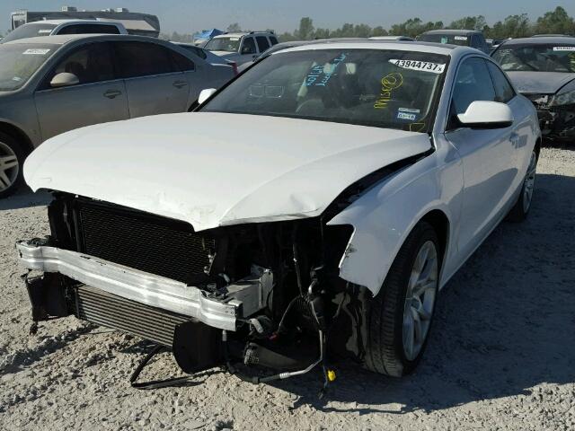 WAUCFAFR4CA013983 - 2012 AUDI A5 PREMIUM WHITE photo 2