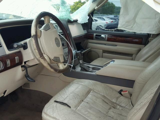 5LMFU28R34LJ00832 - 2004 LINCOLN NAVIGATOR Gold Foto 5