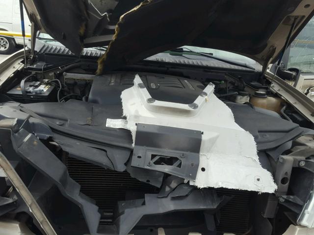 5LMFU28R34LJ00832 - 2004 LINCOLN NAVIGATOR Gold Foto 7