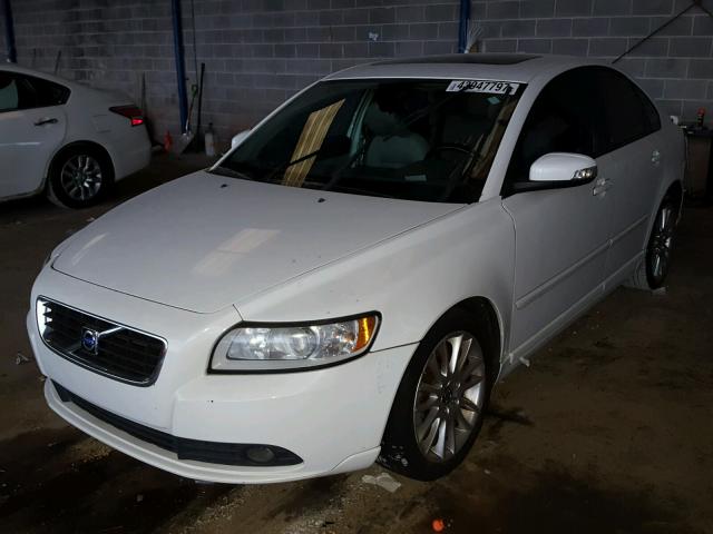 YV1MS382692455742 - 2009 VOLVO S40 2.4I WHITE photo 2