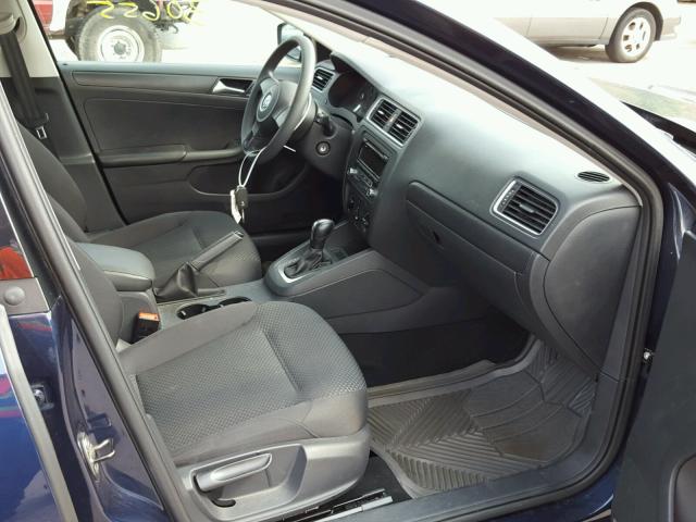 3VW2K7AJXEM313982 - 2014 VOLKSWAGEN JETTA BASE Կապույտ լուսանկար 5