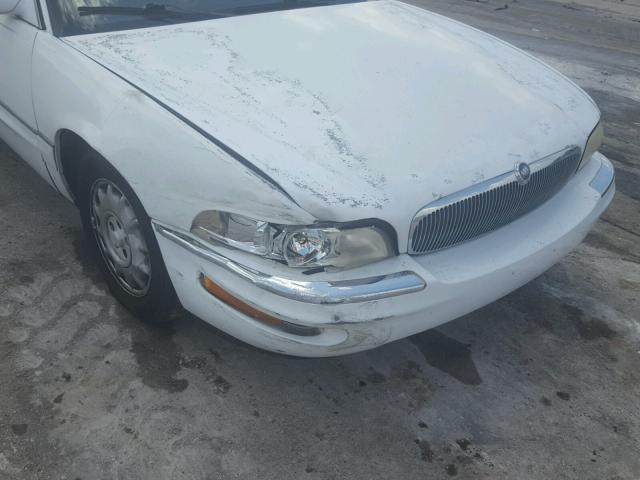 1G4CU5213W4611996 - 1998 BUICK PARK AVENU WHITE photo 9